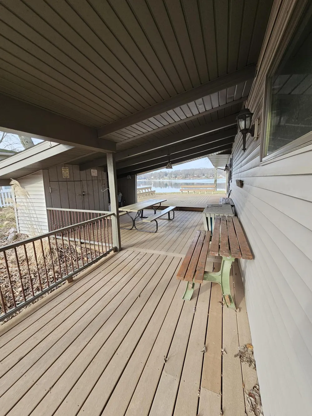 9471 Peninsula Drive Morton Township, MI 49332