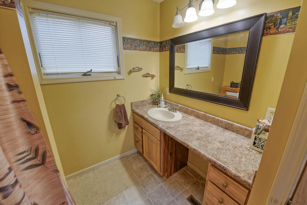 9471 Peninsula Drive Morton Township, MI 49332
