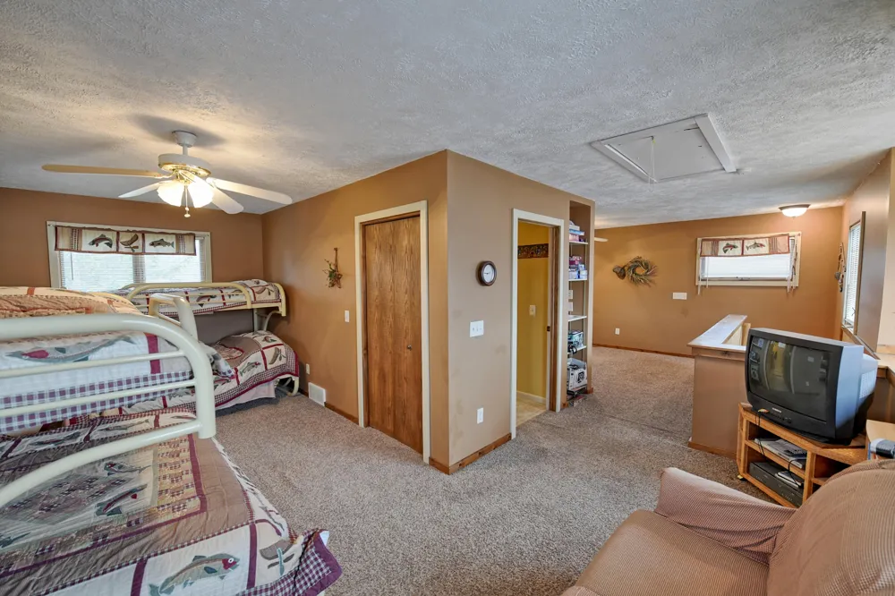 9471 Peninsula Drive Morton Township, MI 49332