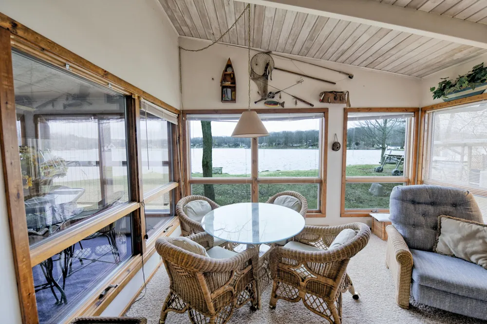 9471 Peninsula Drive Morton Township, MI 49332