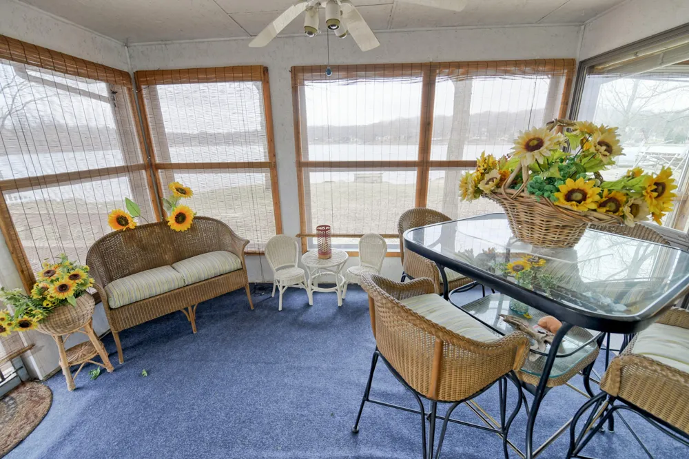 9471 Peninsula Drive Morton Township, MI 49332