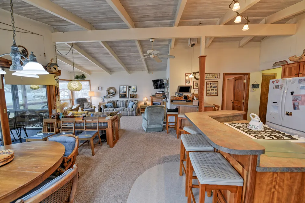 9471 Peninsula Drive Morton Township, MI 49332
