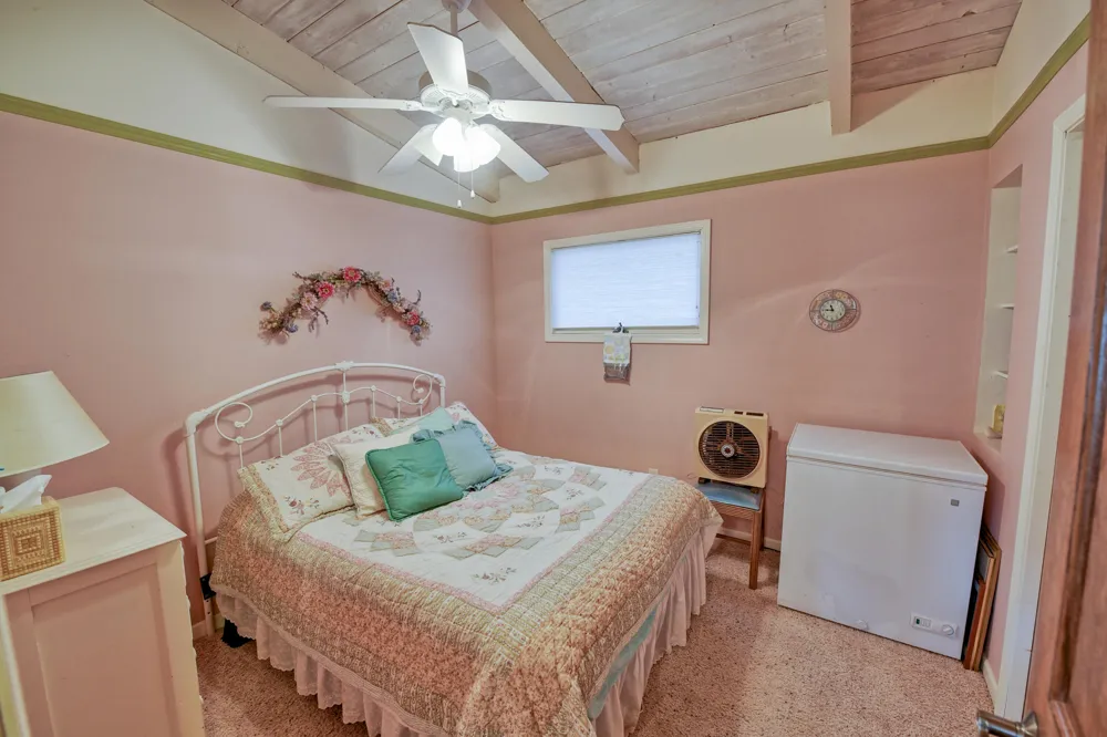 9471 Peninsula Drive Morton Township, MI 49332