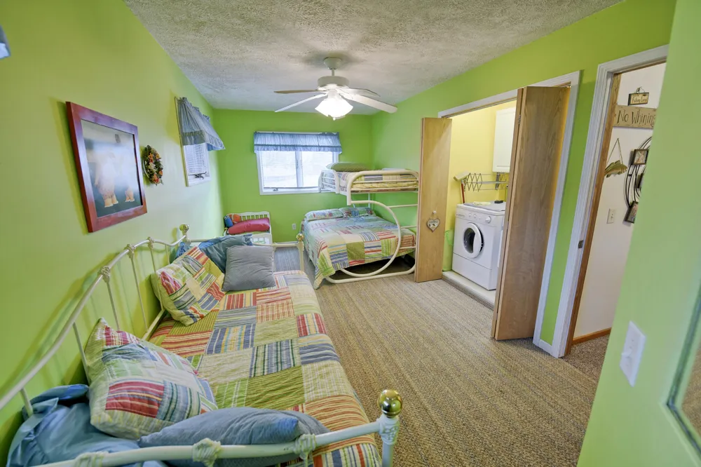 9471 Peninsula Drive Morton Township, MI 49332