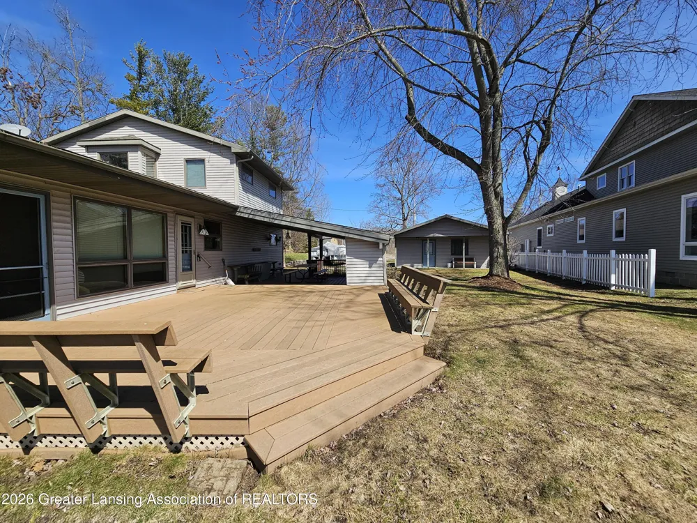 9471 Peninsula Drive Morton Township, MI 49332