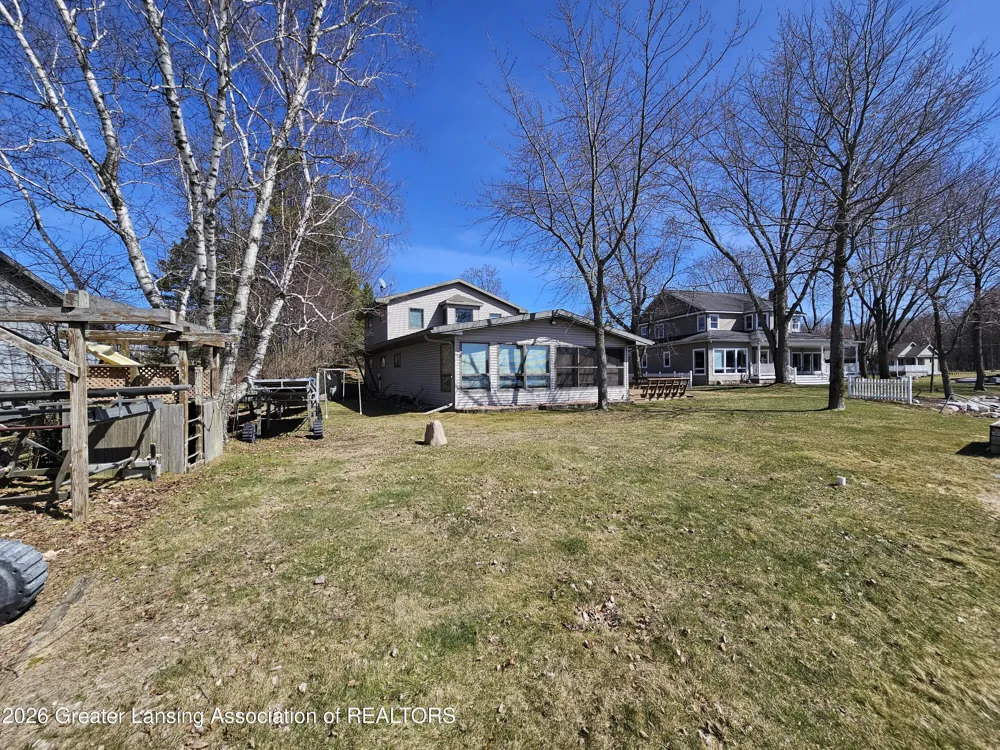 9471 Peninsula Drive Morton Township, MI 49332