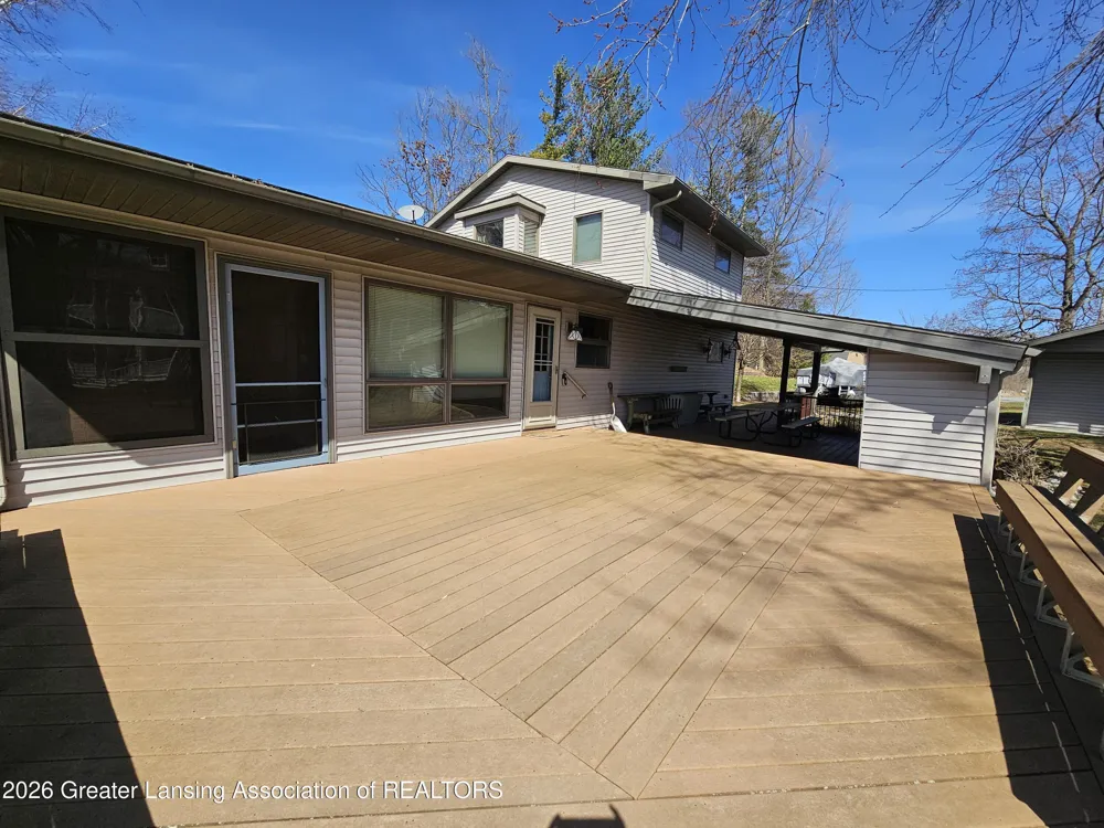 9471 Peninsula Drive Morton Township, MI 49332