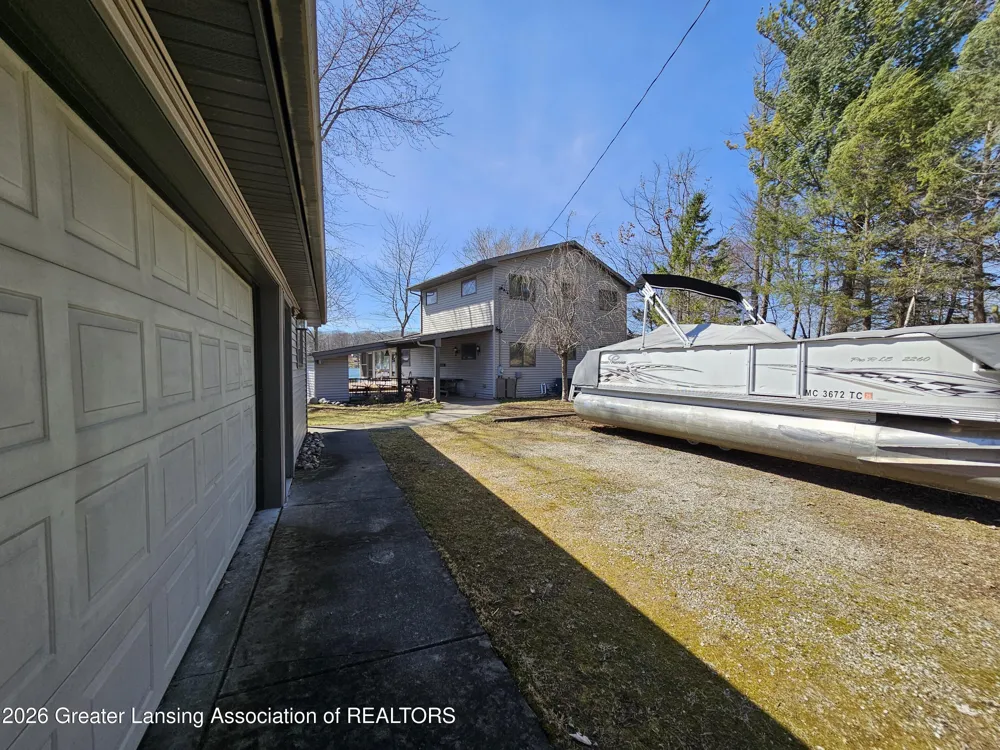 9471 Peninsula Drive Morton Township, MI 49332