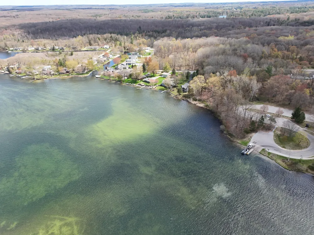 9471 Peninsula Drive Morton Township, MI 49332