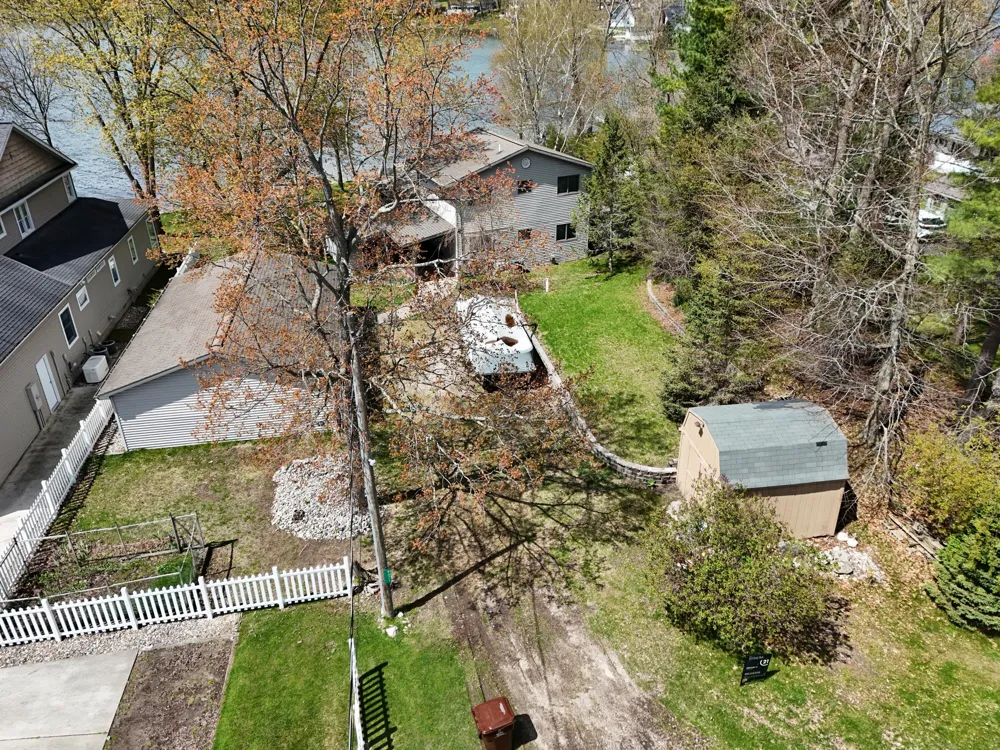 9471 Peninsula Drive Morton Township, MI 49332