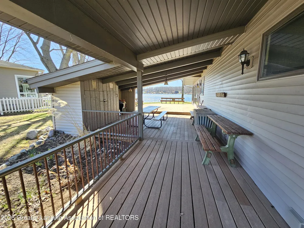 9471 Peninsula Drive Morton Township, MI 49332