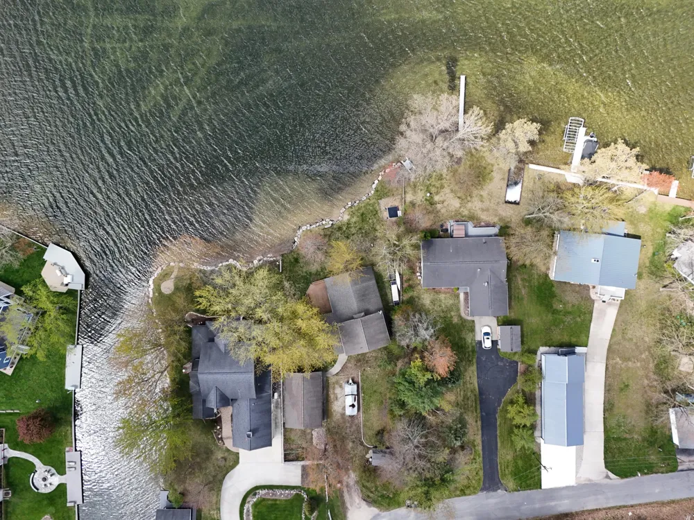 9471 Peninsula Drive Morton Township, MI 49332