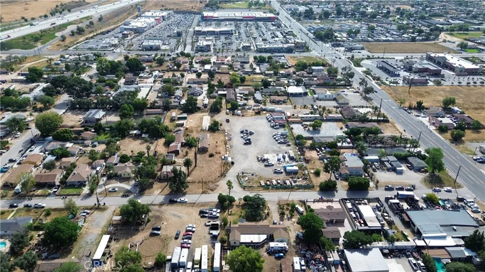 4118 Vernon Jurupa Valley, CA 92509