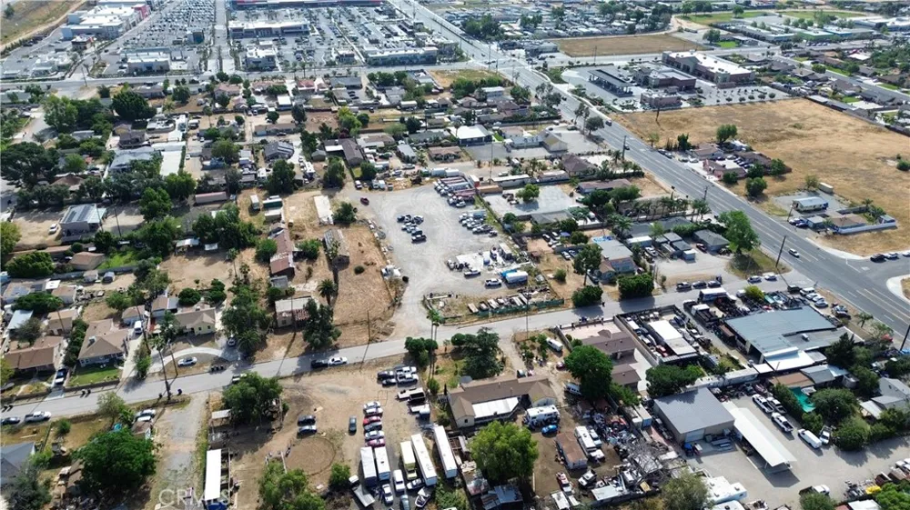 4118 Vernon Jurupa Valley, CA 92509