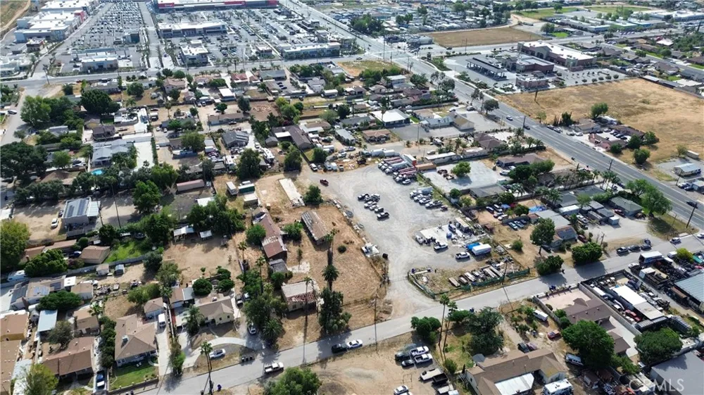 4118 Vernon Jurupa Valley, CA 92509