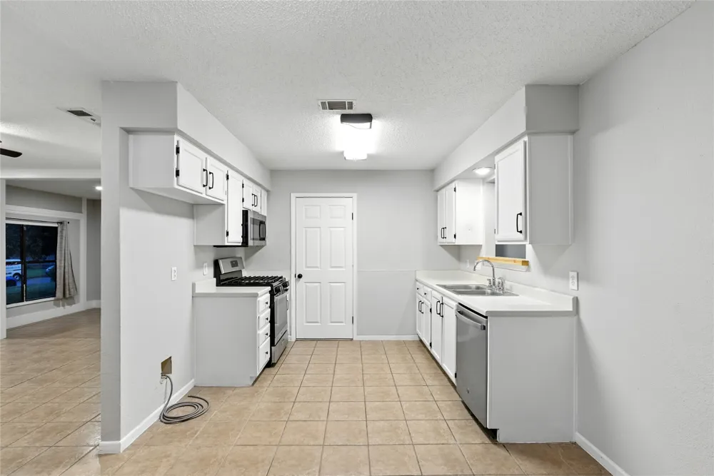 4103 Koala Drive Killeen, TX 76543