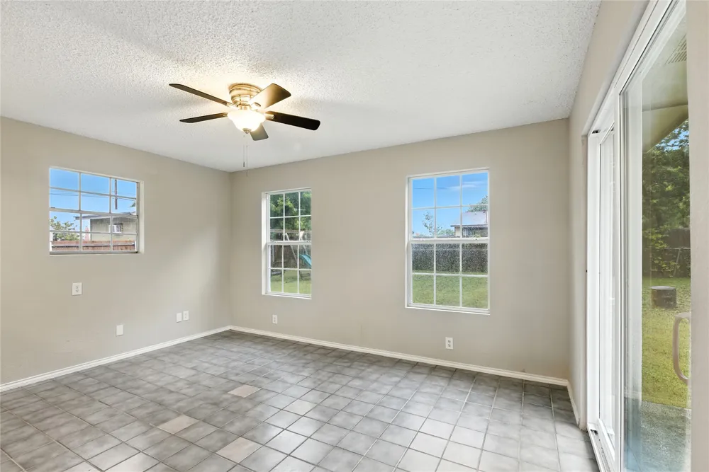 4103 Koala Drive Killeen, TX 76543