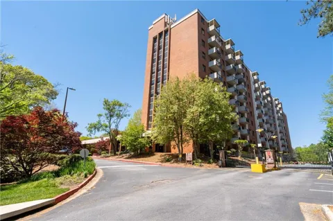 300 Johnson Ferry Road #B915