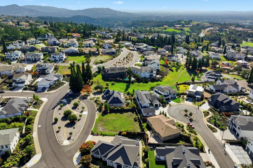 3639 Turnberry Circle Santa Rosa, CA 95403