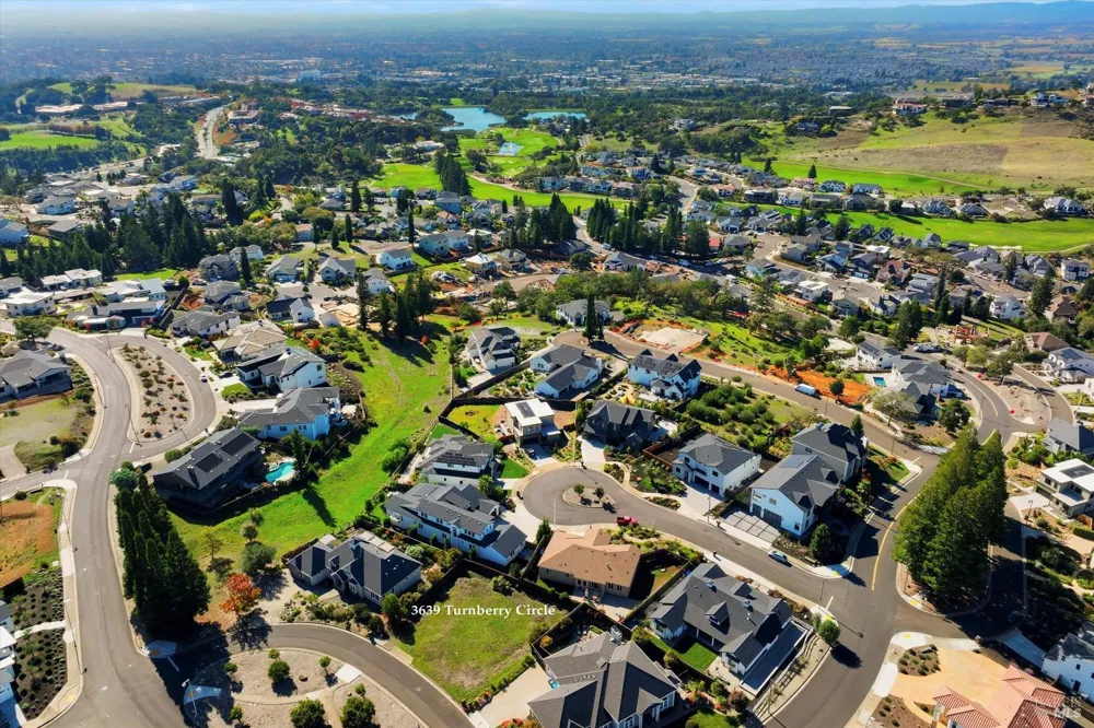 3639 Turnberry Circle Santa Rosa, CA 95403