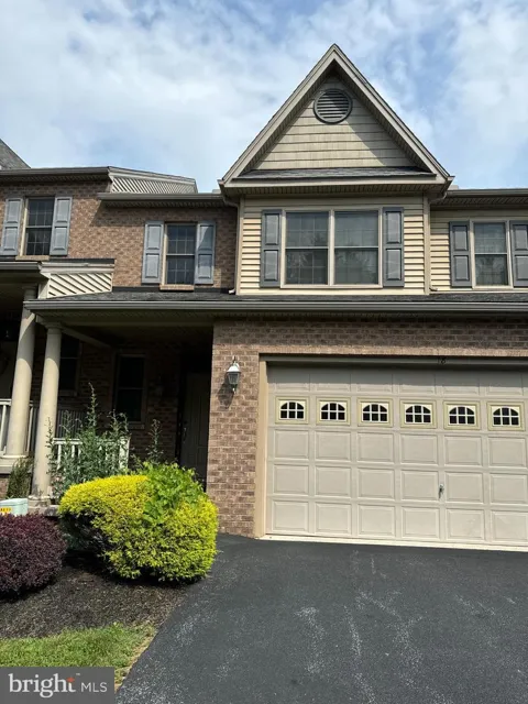 18 KINGSWOOD DRIVE