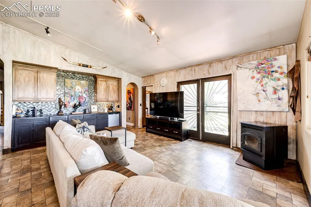 22903 County Road 15-21 Elbert, CO 80106