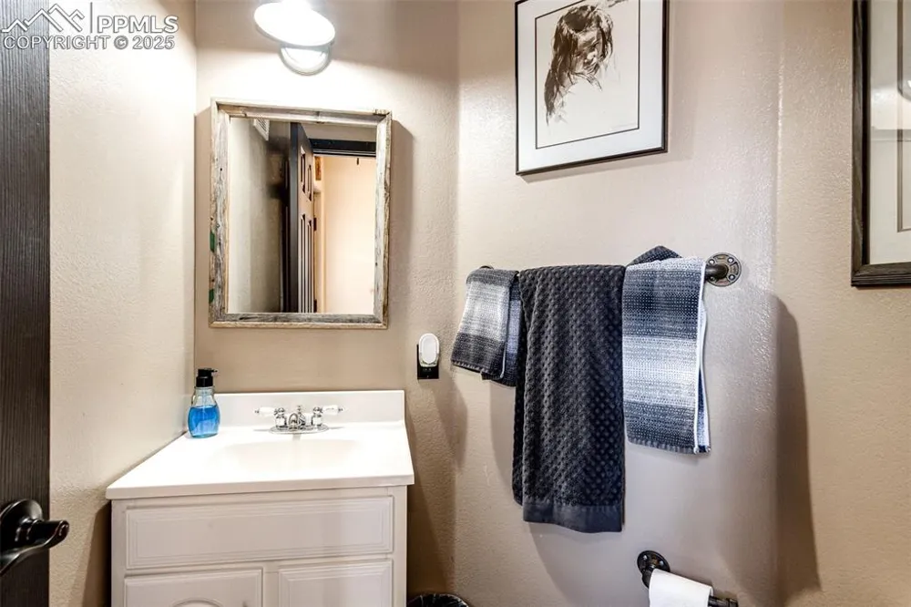 22903 County Road 15-21 Elbert, CO 80106