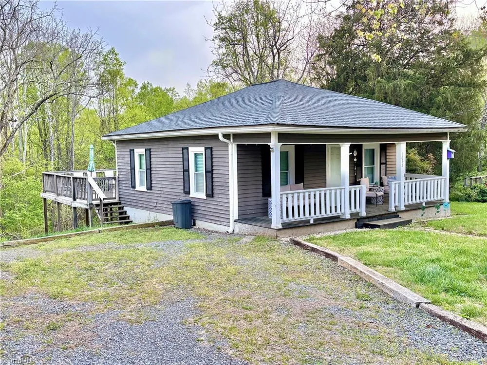 1072 Grassy Knob Road Pilot Mountain, NC 27041