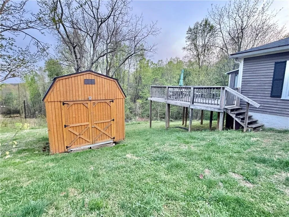 1072 Grassy Knob Road Pilot Mountain, NC 27041