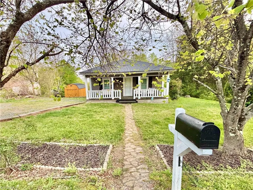 1072 Grassy Knob Road Pilot Mountain, NC 27041
