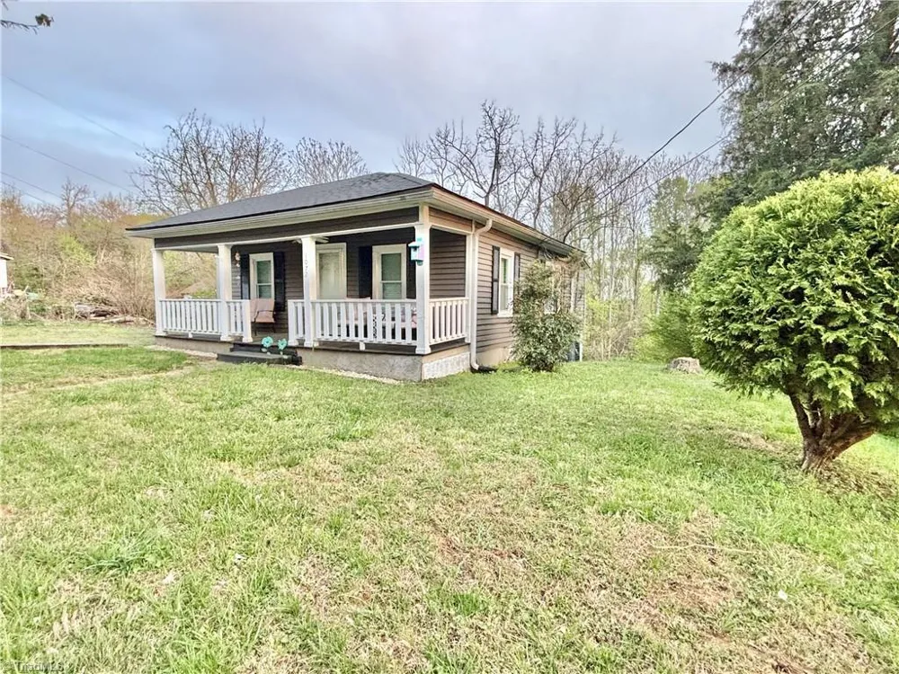 1072 Grassy Knob Road Pilot Mountain, NC 27041