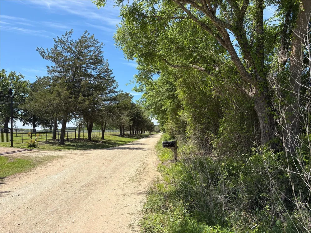 10 Cr 3495 Lovelady, TX 75851