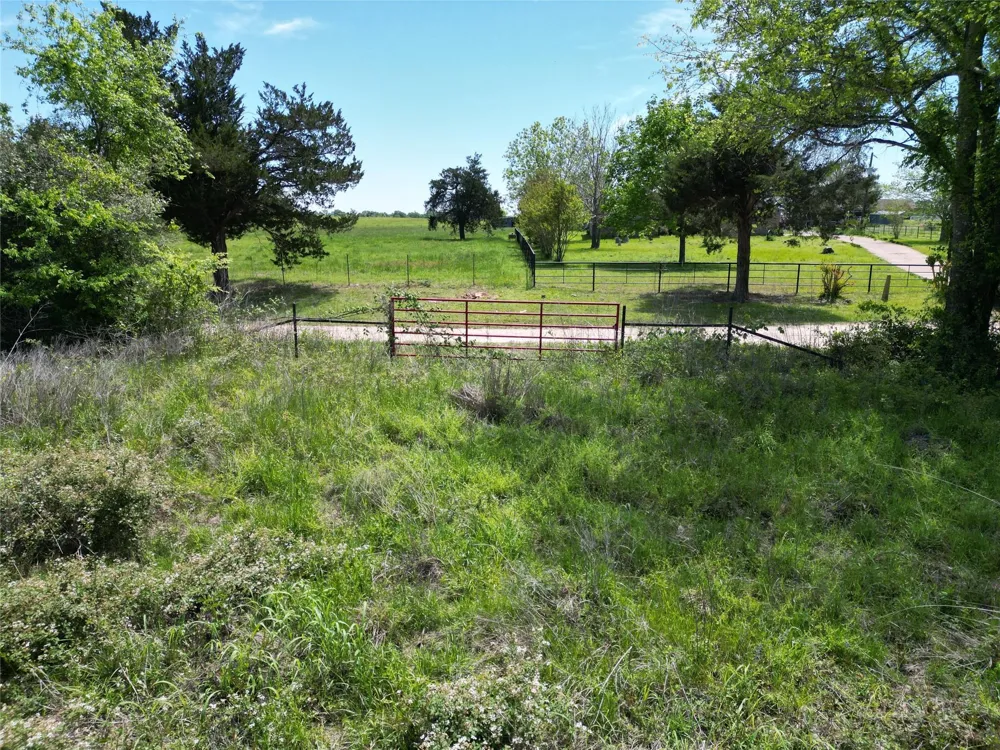 10 Cr 3495 Lovelady, TX 75851