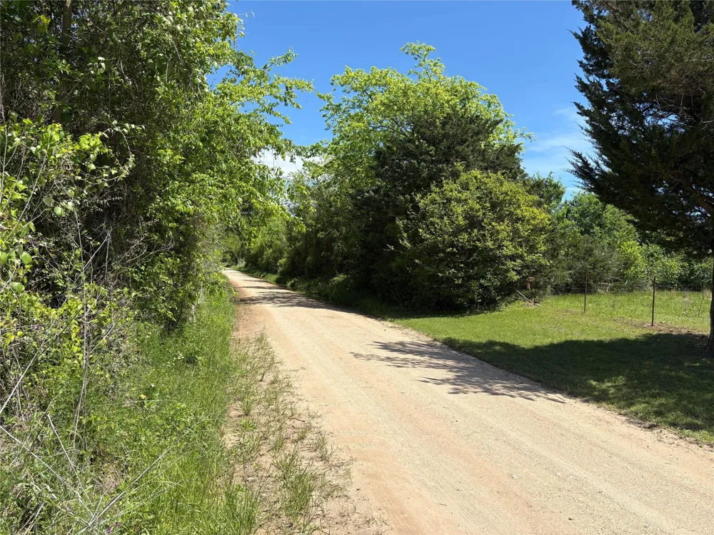 10 Cr 3495 Lovelady, TX 75851