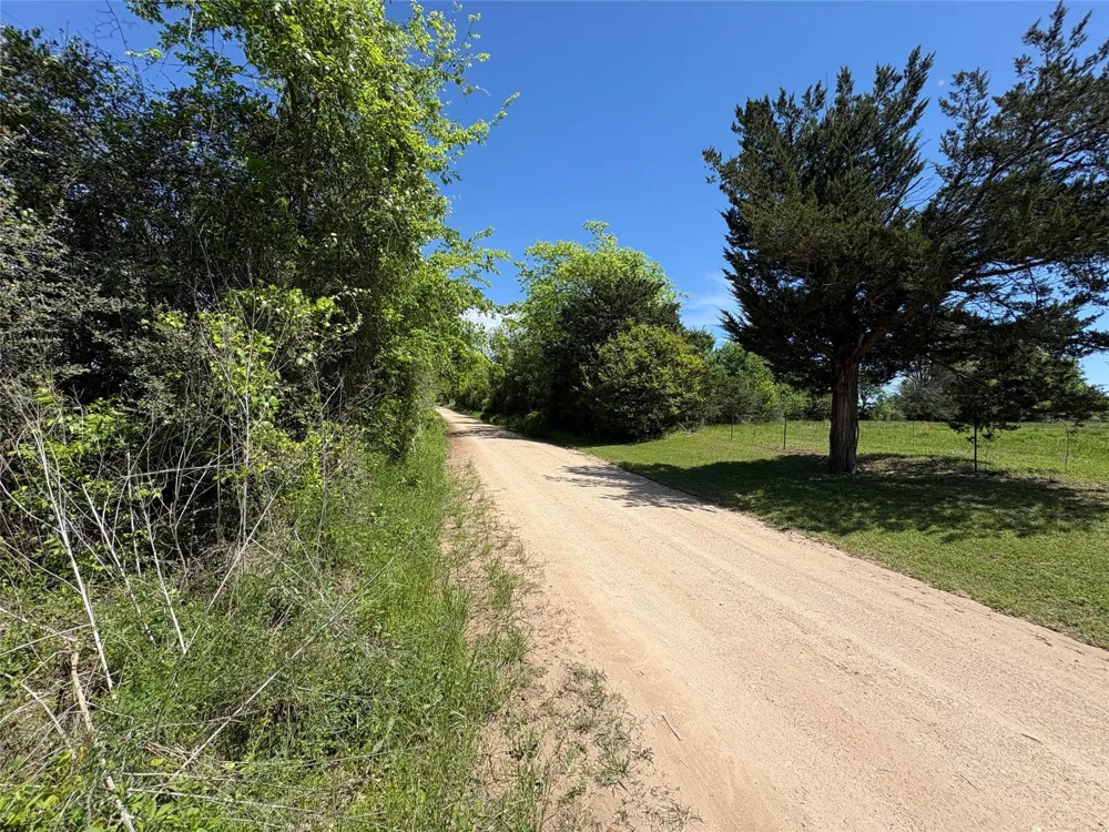 10 Cr 3495 Lovelady, TX 75851