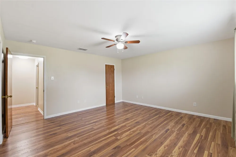 1250 Stockwell Damon, TX 77430