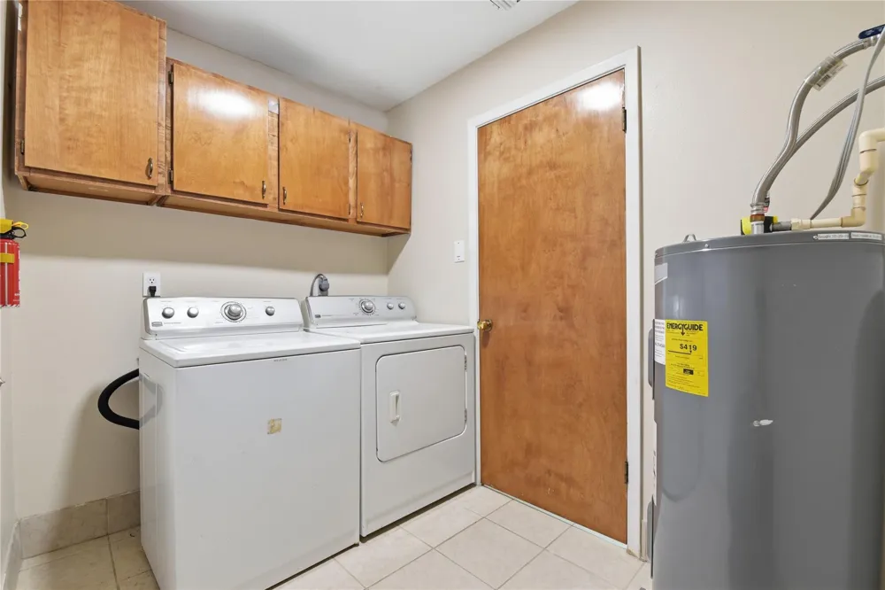 1250 Stockwell Damon, TX 77430