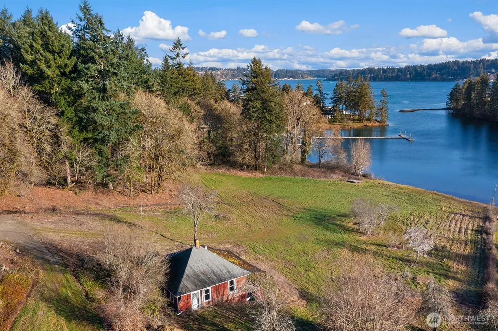 1157 12th Avenue Fox Island, WA 98333