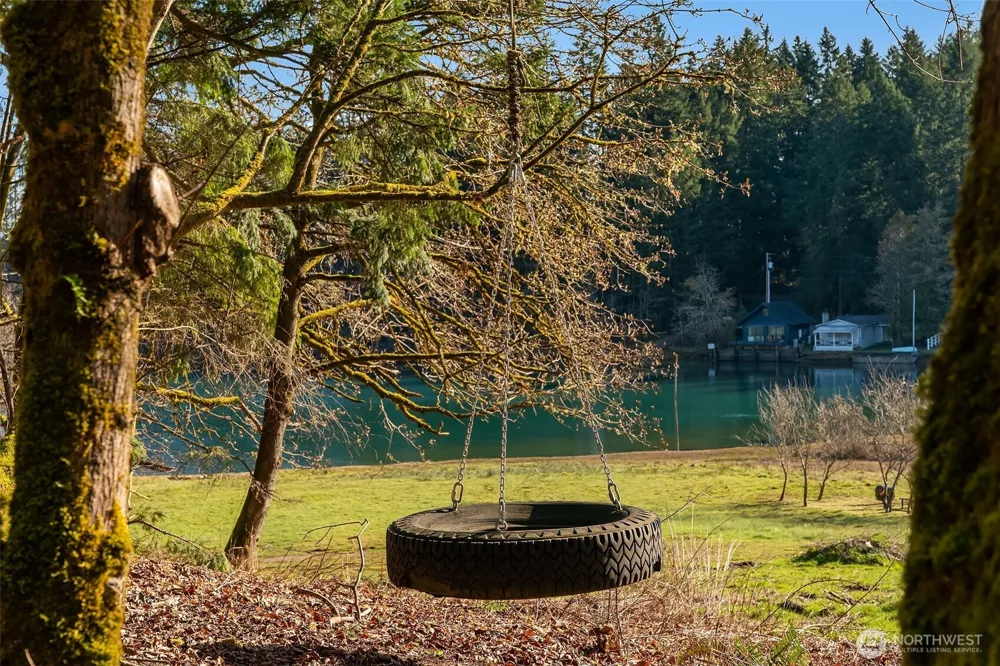 1157 12th Avenue Fox Island, WA 98333