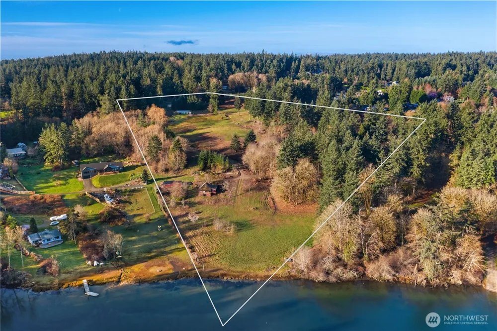 1157 12th Avenue Fox Island, WA 98333