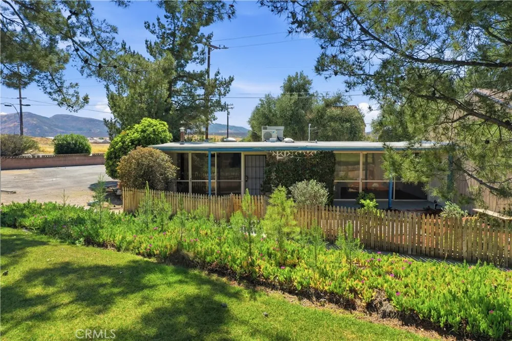 600 Gibbel Hemet, CA 92543