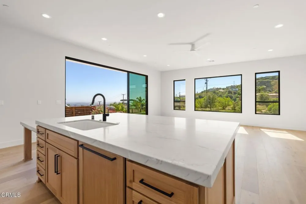 872 Via Ondulando Ventura, CA 93003