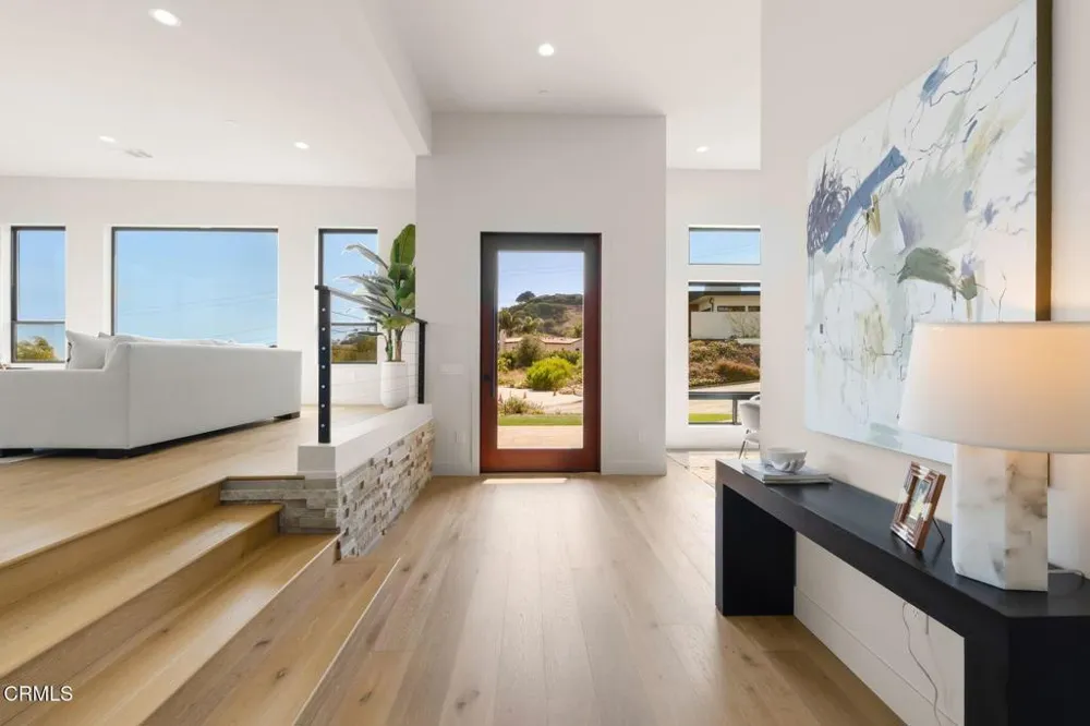 872 Via Ondulando Ventura, CA 93003