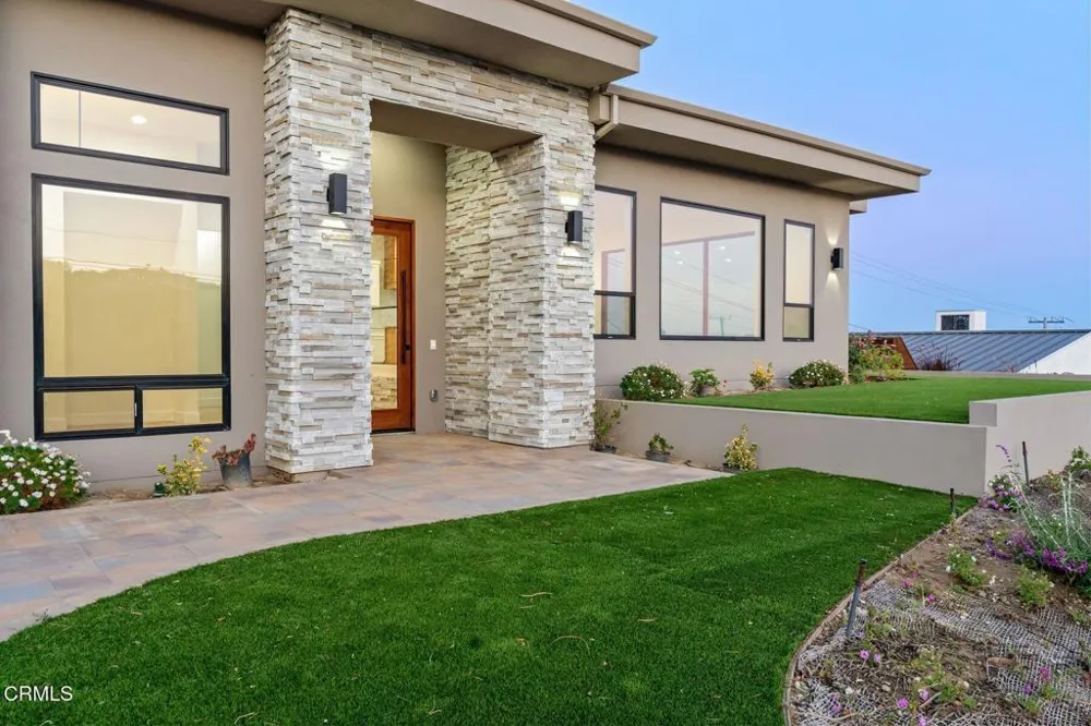 872 Via Ondulando Ventura, CA 93003