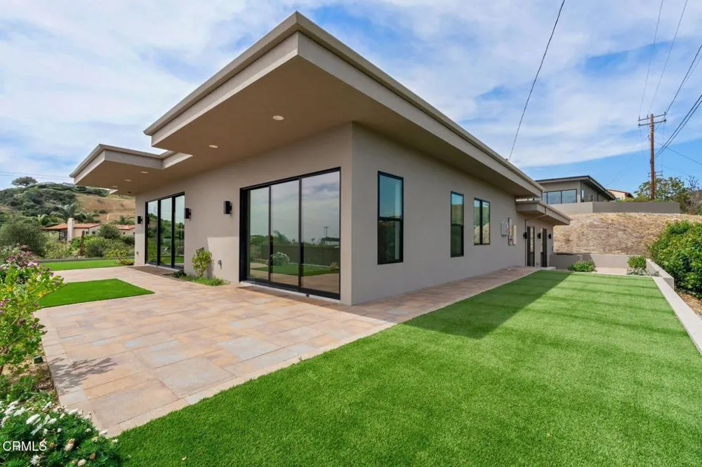 872 Via Ondulando Ventura, CA 93003