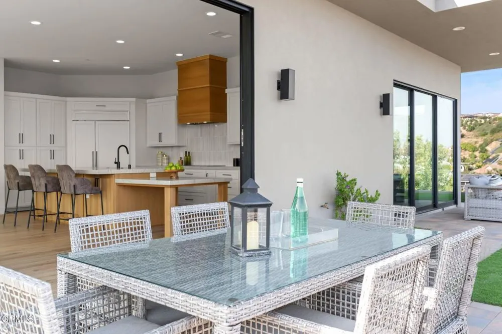 872 Via Ondulando Ventura, CA 93003
