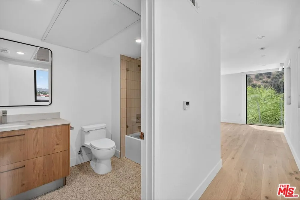 2412 Eads Street #2 Los Angeles, CA 90031