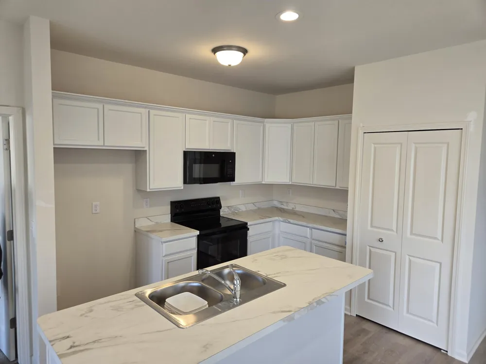 4260 Plum Village Circle #42 Monroe, MI 48161