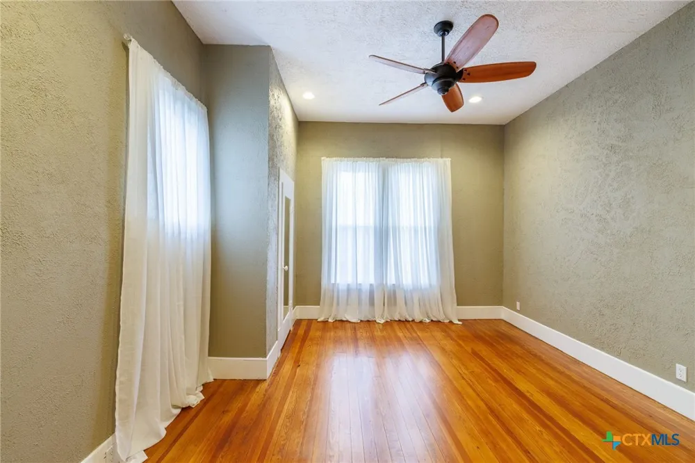 604 Saint Michael Street Gonzales, TX 78629