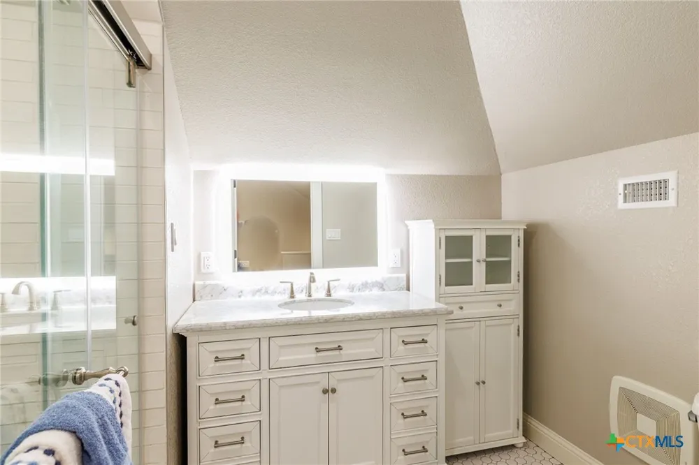 604 Saint Michael Street Gonzales, TX 78629